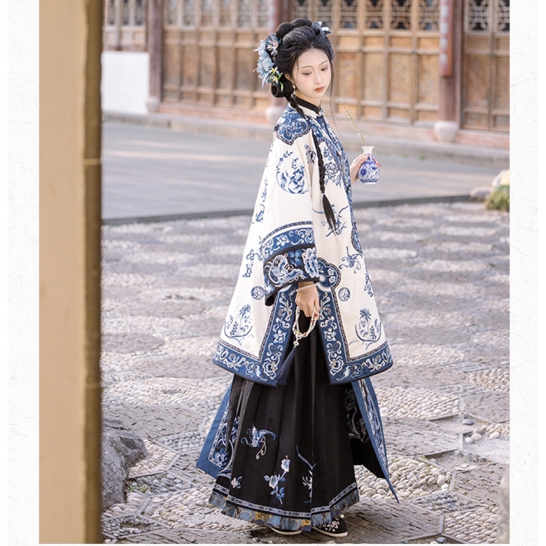 ふりふ - 青花瓷 刺繍對襟氅衣馬面裙 白青黒色トップス ふりふ - 青花瓷 刺繍對襟氅衣馬面裙 白青黒色トップス