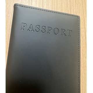 【新品】パスポートケース　パスポートカバー　黒　無字　シンプル