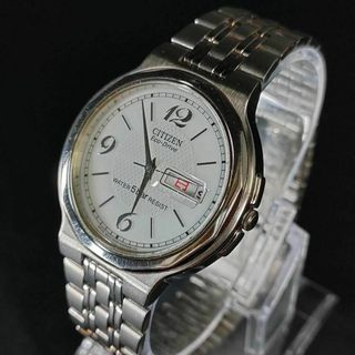 シチズン(CITIZEN)の美品【稼働品】CITIZEN　シチズン E100　ホワイト　シルバー　ソーラー(腕時計(アナログ))