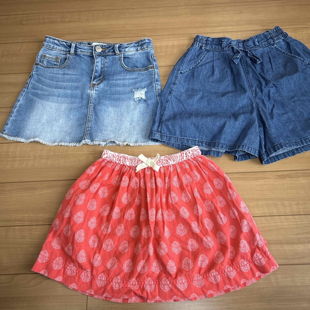 GAP(ギャップ)の女の子　3点まとめ売り　120〜128 キッズ/ベビー/マタニティのキッズ服女の子用(90cm~)(パンツ/スパッツ)の商品写真