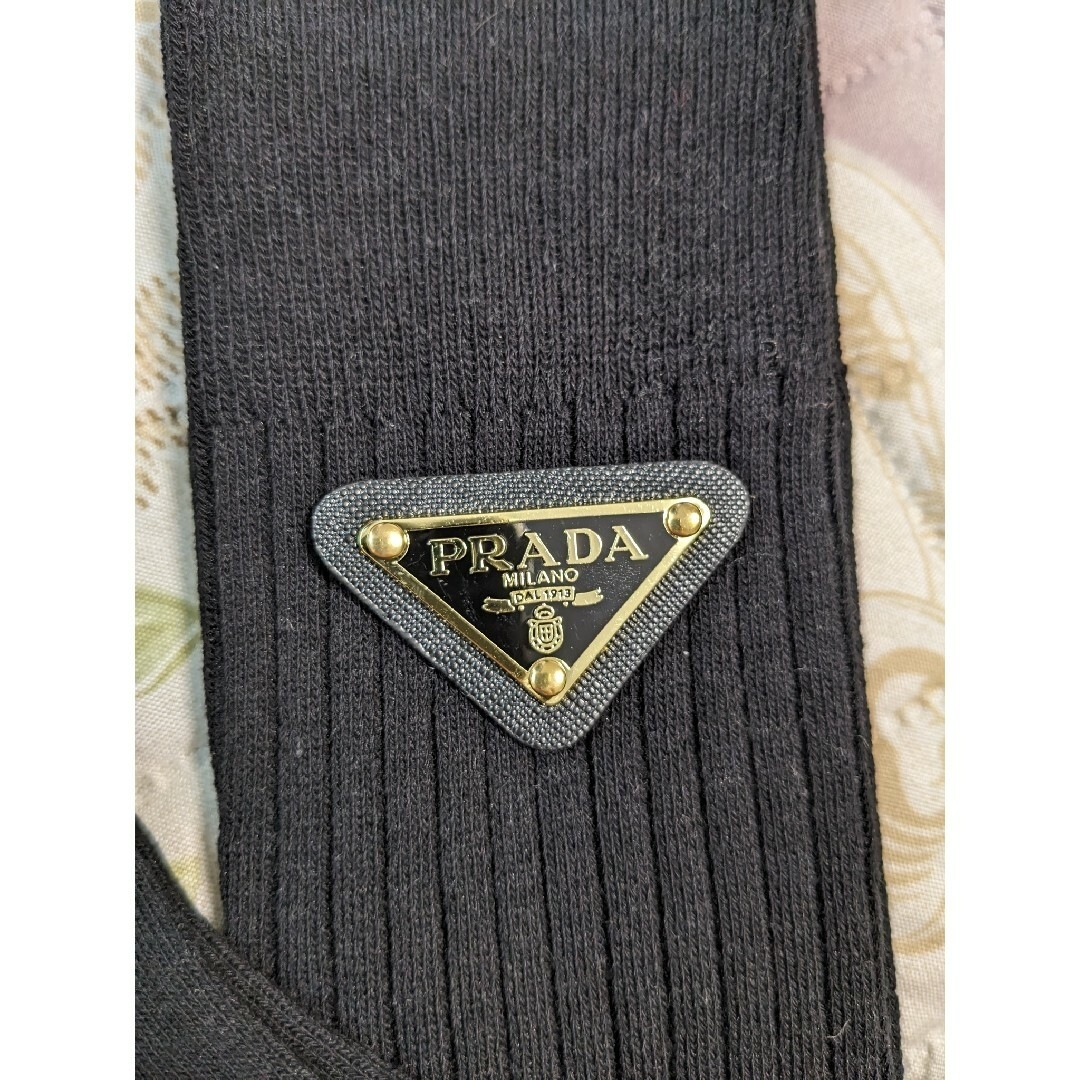 プラダ　ブラック　靴下　ソックス レディースのファッション小物(その他)の商品写真