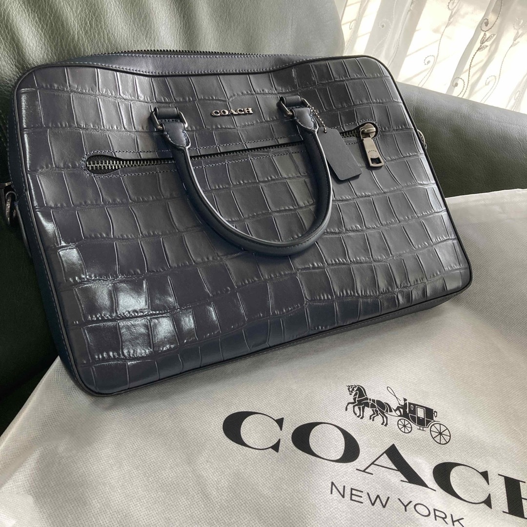 COACH(コーチ)のコール型押しのバック メンズのバッグ(ビジネスバッグ)の商品写真