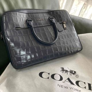 COACH - コール型押しのバック