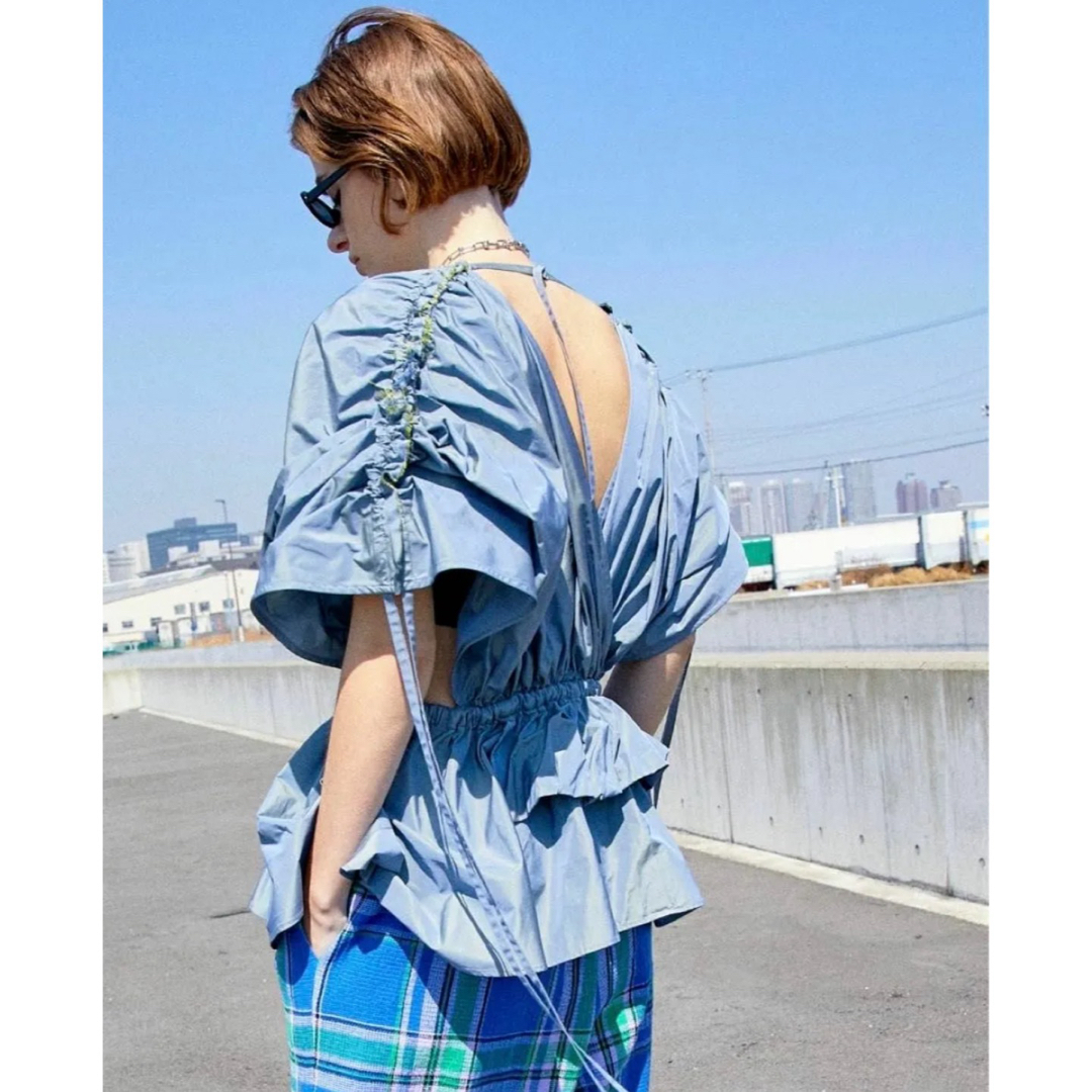 LE CIEL BLEU(ルシェルブルー)の【Maisonspecial】MemoryTaffetaVolumeBlouse レディースのトップス(シャツ/ブラウス(半袖/袖なし))の商品写真