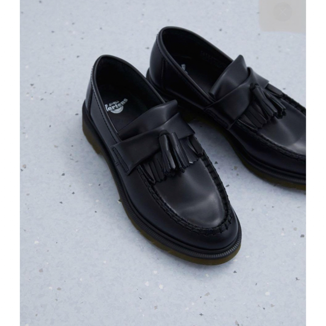 Dr.Martens(ドクターマーチン)のドクターマーチン　エイドリアン　スムースレザー  タッセルローファー　ブラック レディースの靴/シューズ(ローファー/革靴)の商品写真