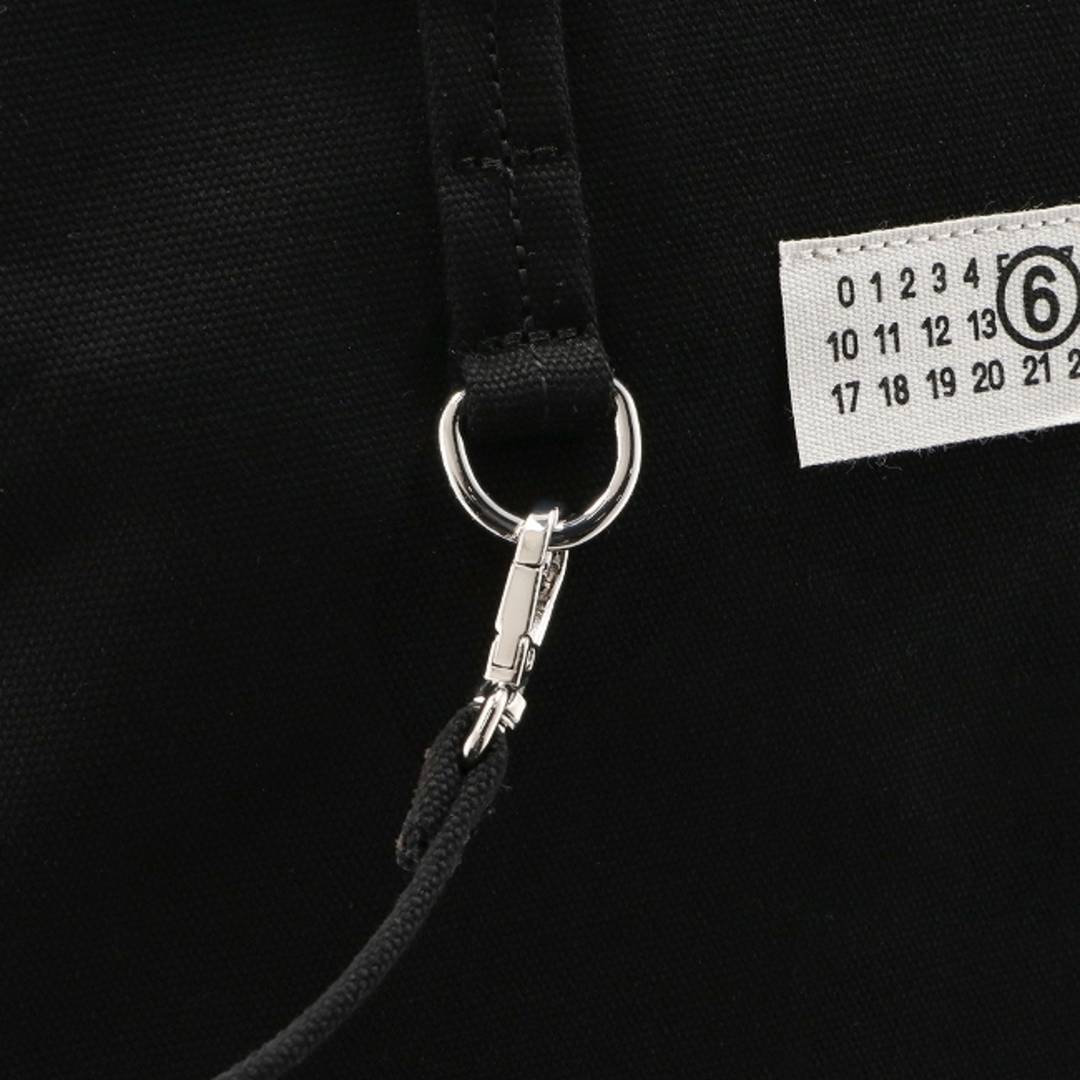 MM6(エムエムシックス)のエムエムシックス メゾンマルジェラ/MM6 MAISON MARGIELA バッグ メンズ SHOPPING CANVAS トートバッグ BLACK 2024年春夏新作 SB5WC0011-P6415-T8013 メンズのバッグ(トートバッグ)の商品写真