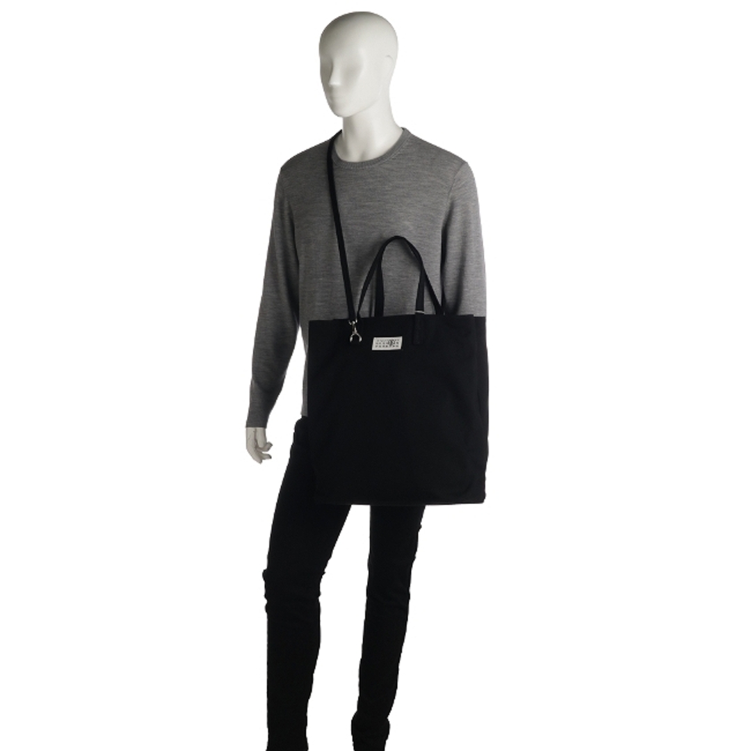 MM6(エムエムシックス)のエムエムシックス メゾンマルジェラ/MM6 MAISON MARGIELA バッグ メンズ SHOPPING CANVAS トートバッグ BLACK 2024年春夏新作 SB5WC0011-P6415-T8013 メンズのバッグ(トートバッグ)の商品写真