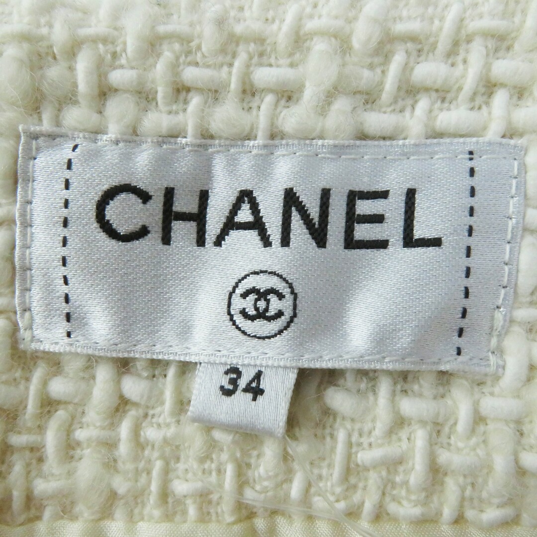 CHANEL(シャネル)の極美品◎CHANEL シャネル P62054 ウール ココマークプレート付き ツイードスカート エクリュ／ホワイト 34 フランス製 正規品 レディース レディースのスカート(ひざ丈スカート)の商品写真