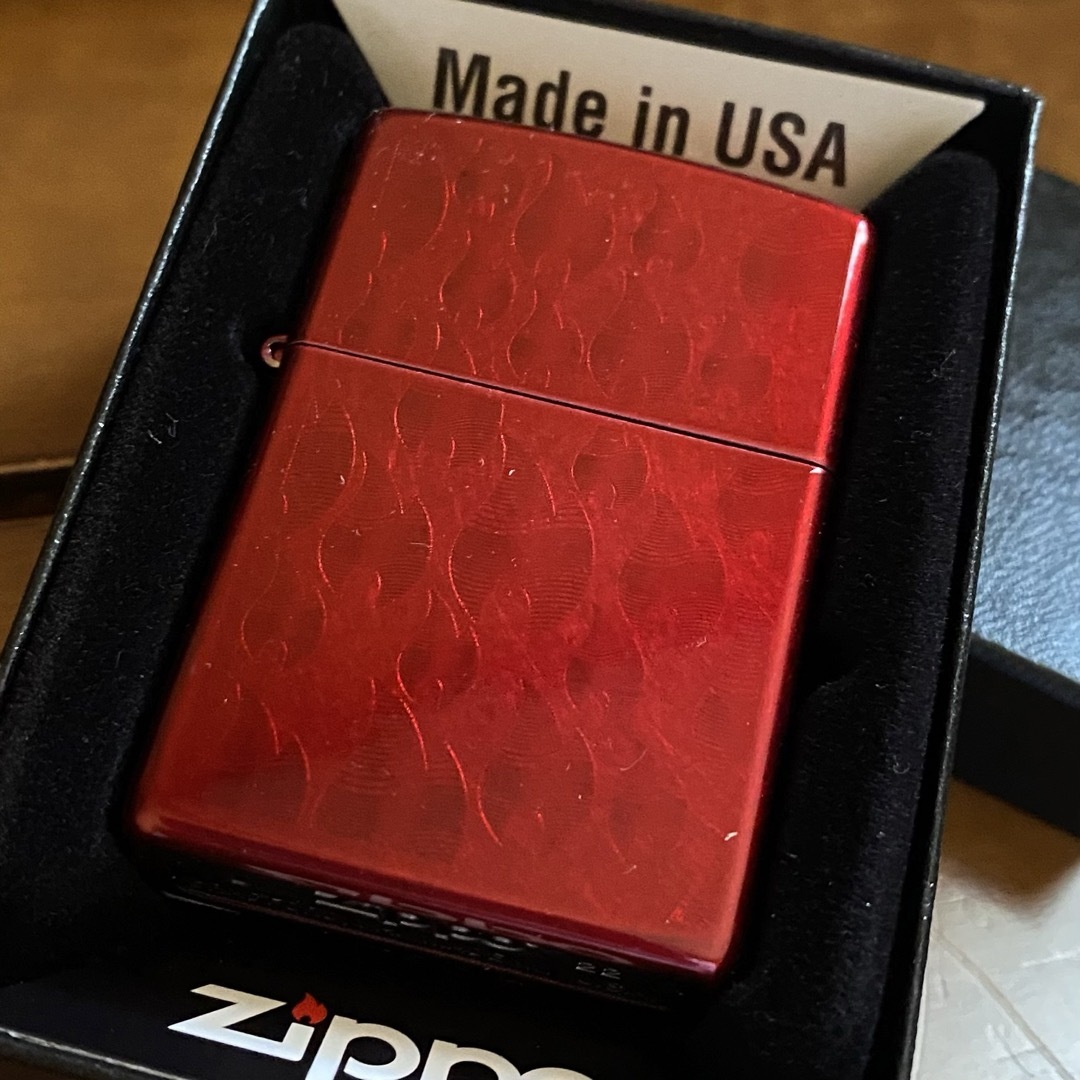 ZIPPO(ジッポー)のZIPPO USA 炎 キャンディアップルレッド 新品 未使用  オイルライター メンズのファッション小物(タバコグッズ)の商品写真