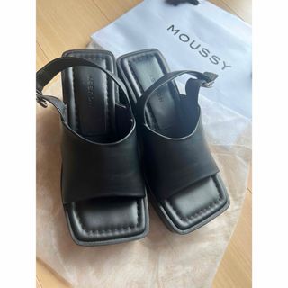 moussy スクエアエッジサンダル　