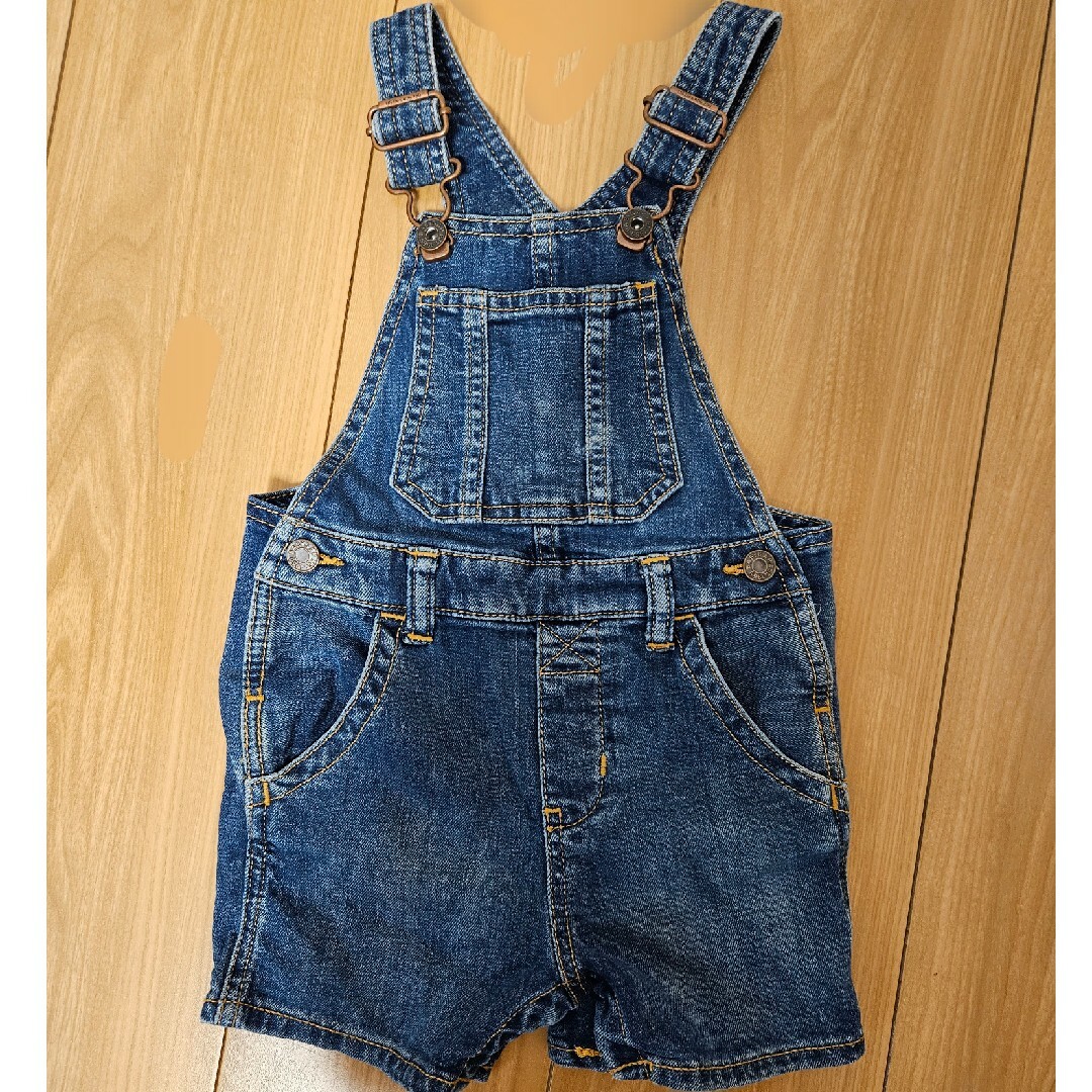 babyGAP(ベビーギャップ)のbabyGap　デニム　ショートオーバーオール　★6-12month★　70cm キッズ/ベビー/マタニティのベビー服(~85cm)(ロンパース)の商品写真