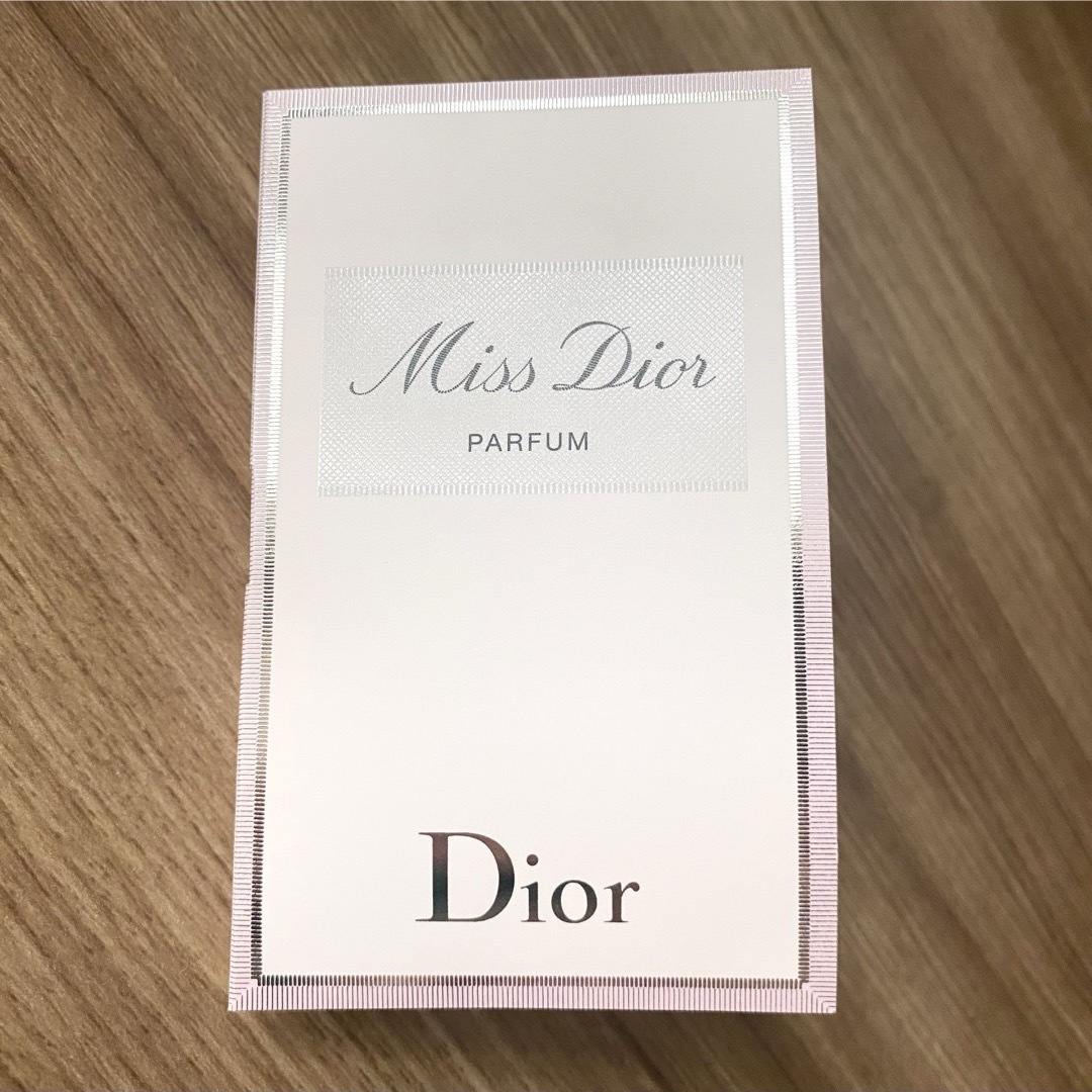 Dior(ディオール)のMiss Dior ミスディオール パルファン 香水 サンプル 1ml コスメ/美容の香水(香水(女性用))の商品写真