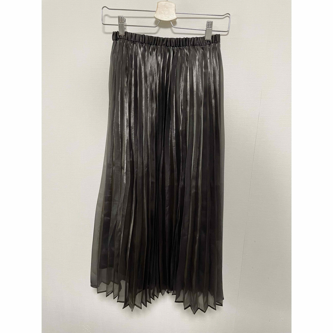 GU(ジーユー)のGU シャイニー　プリーツスカート レディースのスカート(ロングスカート)の商品写真