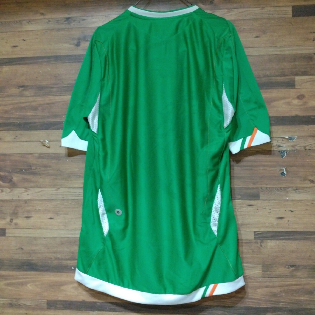 UMBRO(アンブロ)のUMBRO　アイルランド代表　2006/2008シーズン ホームユニフォーム スポーツ/アウトドアのサッカー/フットサル(ウェア)の商品写真