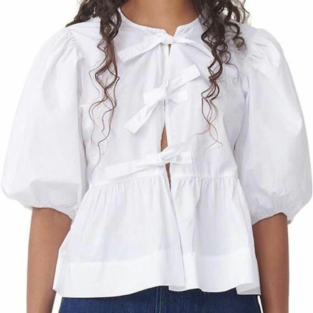 白半袖ブラウス シャツ レディース リボン パフ ペプラム トップス カットソー レディースのトップス(シャツ/ブラウス(半袖/袖なし))の商品写真