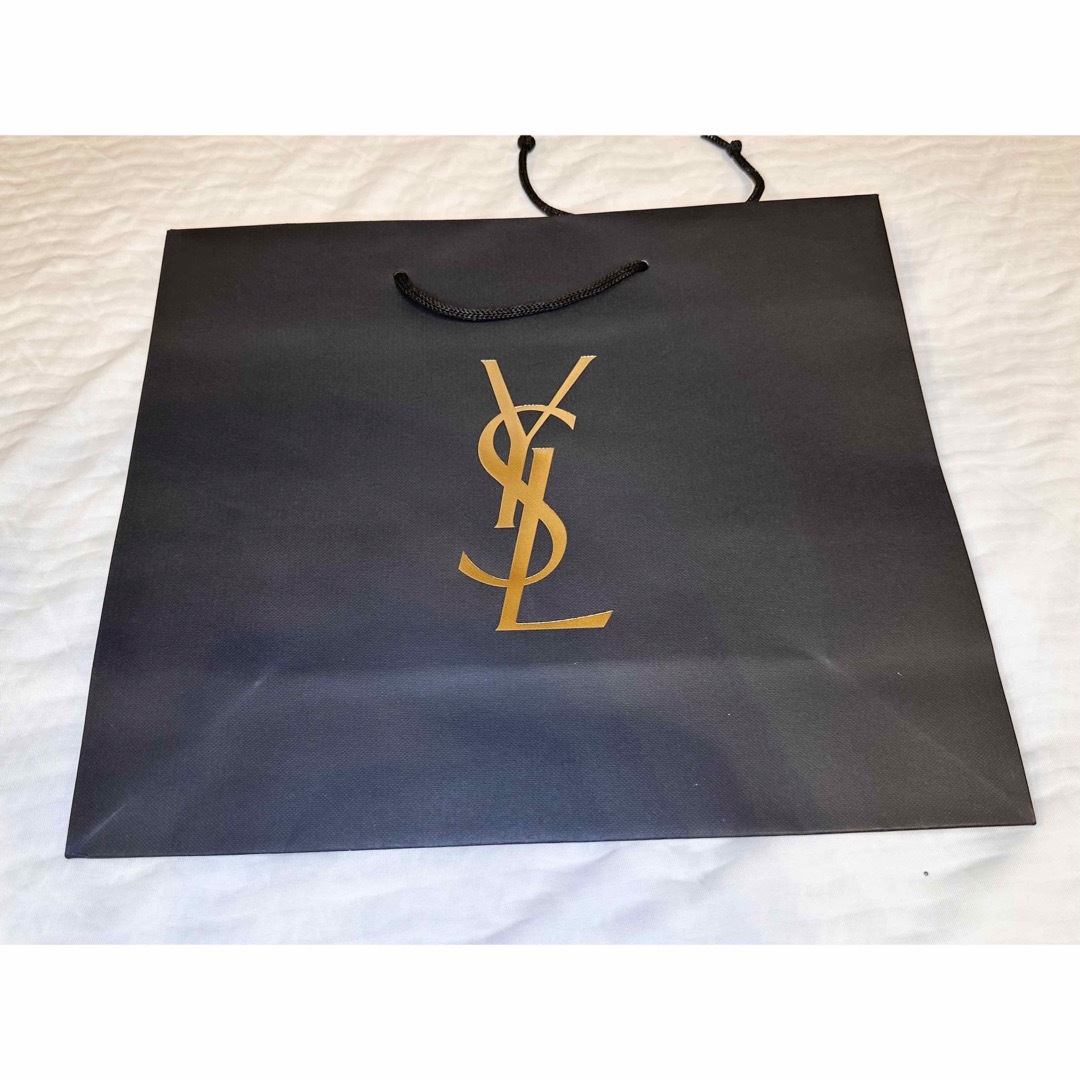 Yves Saint Laurent Beaute(イヴサンローランボーテ)のysl メイクブラシ、ポーチ、box&袋付き コスメ/美容のメイク道具/ケアグッズ(ブラシ・チップ)の商品写真