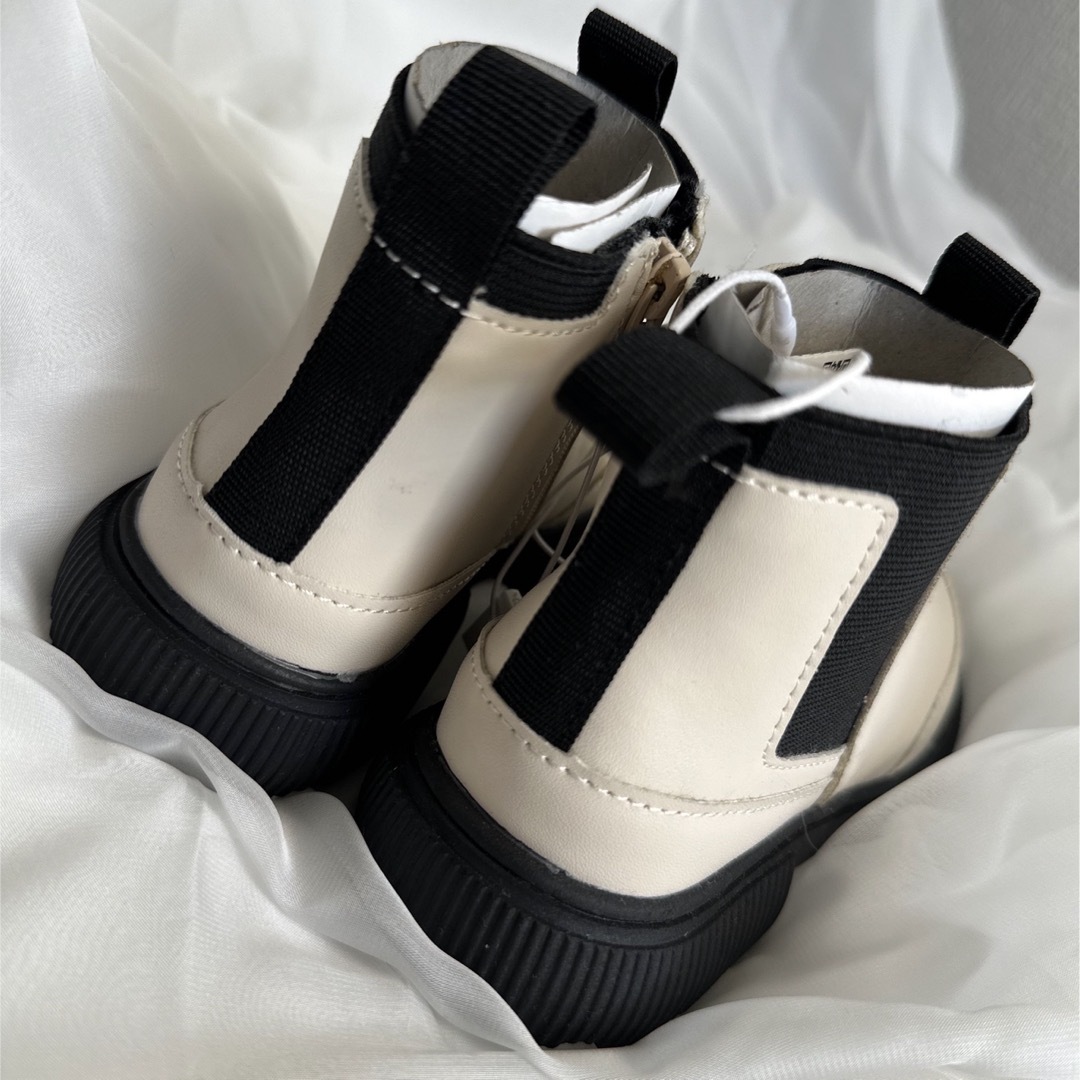 ZARA KIDS(ザラキッズ)のzarakids 新品 24 キッズ/ベビー/マタニティのキッズ靴/シューズ(15cm~)(ブーツ)の商品写真