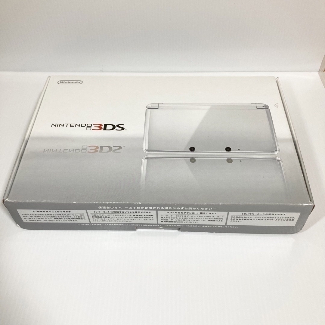 ニンテンドー3DS(ニンテンドー3DS)のニンテンドー　3ds 本体　ホワイト エンタメ/ホビーのゲームソフト/ゲーム機本体(携帯用ゲーム機本体)の商品写真