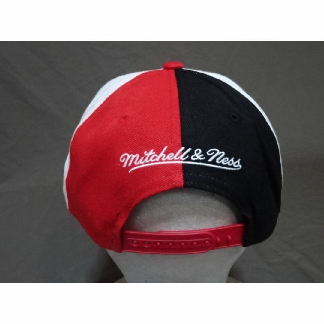 MITCHELL & NESS(ミッチェルアンドネス)の【Mitchell & Ness】 NBA トレイルブレイザーズ ロゴキャップ メンズの帽子(キャップ)の商品写真