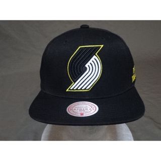 ミッチェルアンドネス(MITCHELL & NESS)の 【Mitchell & Ness】 NBAバスケ ブレイザーズ ロゴキャップ黒(キャップ)