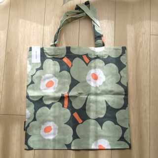 マリメッコ(marimekko)のマリメッコウニッコトートバック　エコバッグ 緑色 花(トートバッグ)