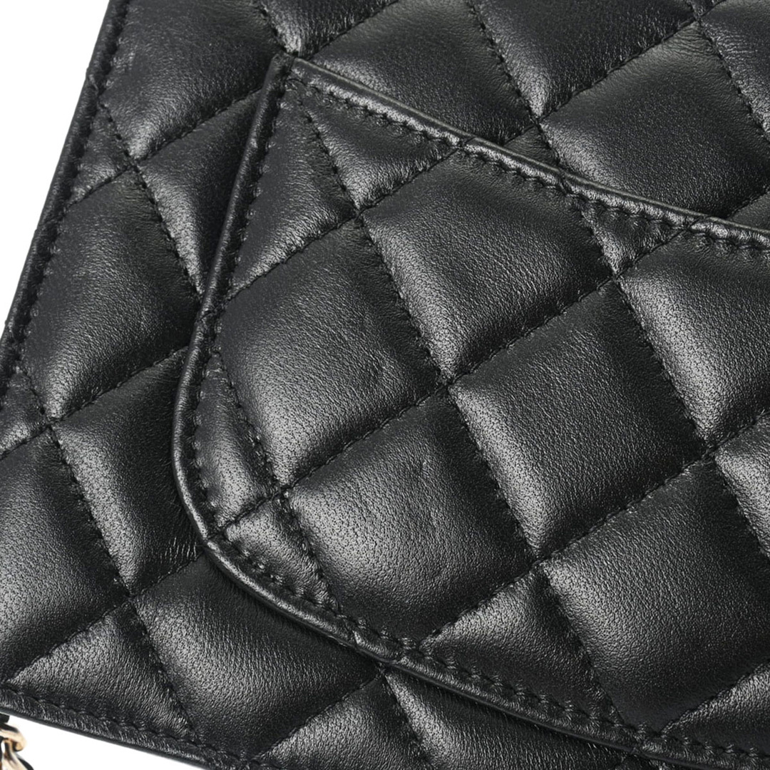 CHANEL(シャネル)のシャネル マトラッセ パール チェーンウォレット  ショルダーバッグ 黒 レディースのファッション小物(その他)の商品写真