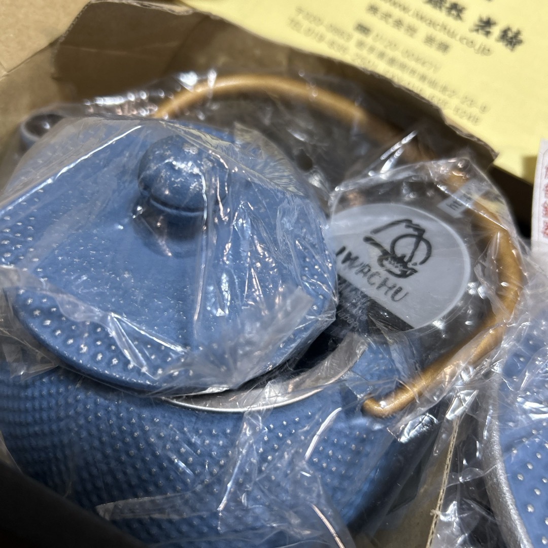 岩鋳(イワチュウ)のIWACHU南部鉄器　急須と釜敷セット(新品未使用) インテリア/住まい/日用品のキッチン/食器(食器)の商品写真