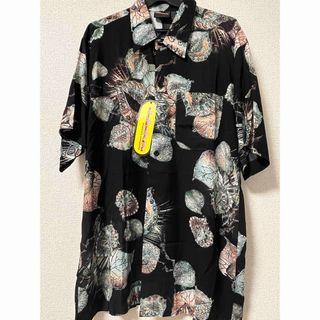 クイックシルバー(QUIKSILVER)の☆新品☆ QuickSilver クイックシルバー　アロハシャツ　黒　L(シャツ)