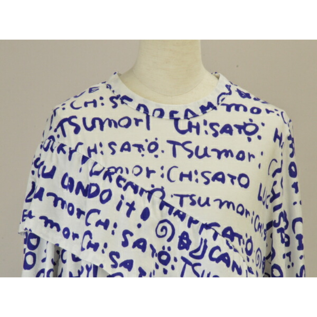TSUMORI CHISATO(ツモリチサト)のツモリチサト TSUMORI CHISATO TC WORD PRINT カットソー ロゴ 日本製 TC23A-JJ サイズ2 白 青レディース j_p F-L7825 レディースのトップス(Tシャツ(半袖/袖なし))の商品写真
