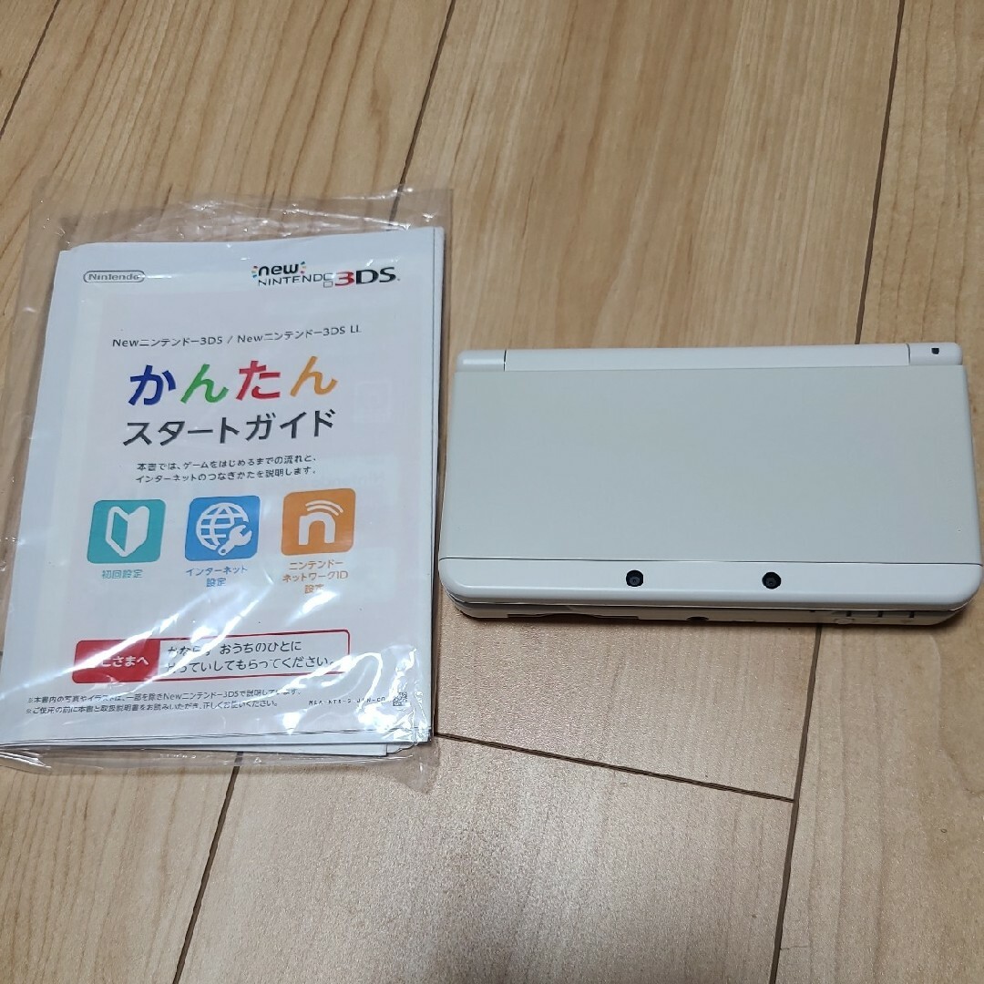 ニンテンドー3DS(ニンテンドー3DS)の【外箱欠品】Newニンテンドー3DS　ホワイト本体 エンタメ/ホビーのゲームソフト/ゲーム機本体(携帯用ゲーム機本体)の商品写真