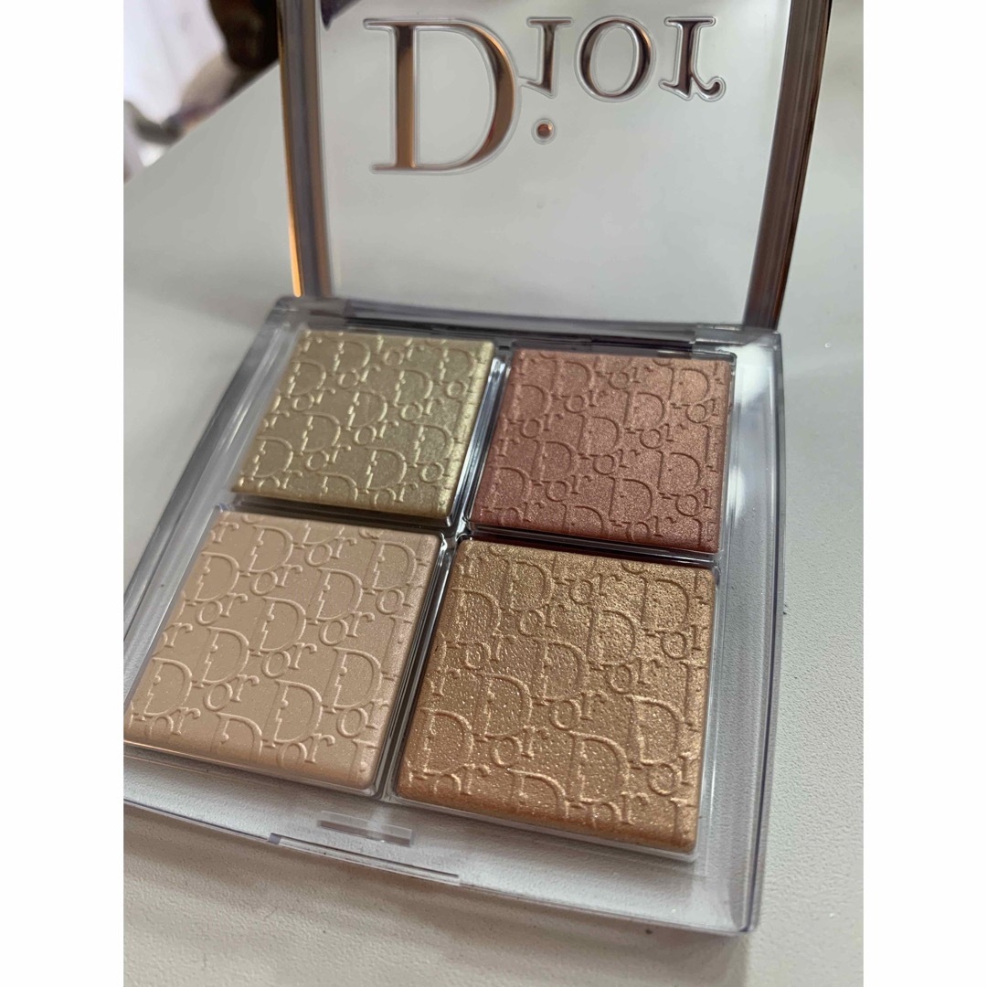Dior(ディオール)のDiorバックステージフェイスグロウパレット コスメ/美容のベースメイク/化粧品(フェイスカラー)の商品写真