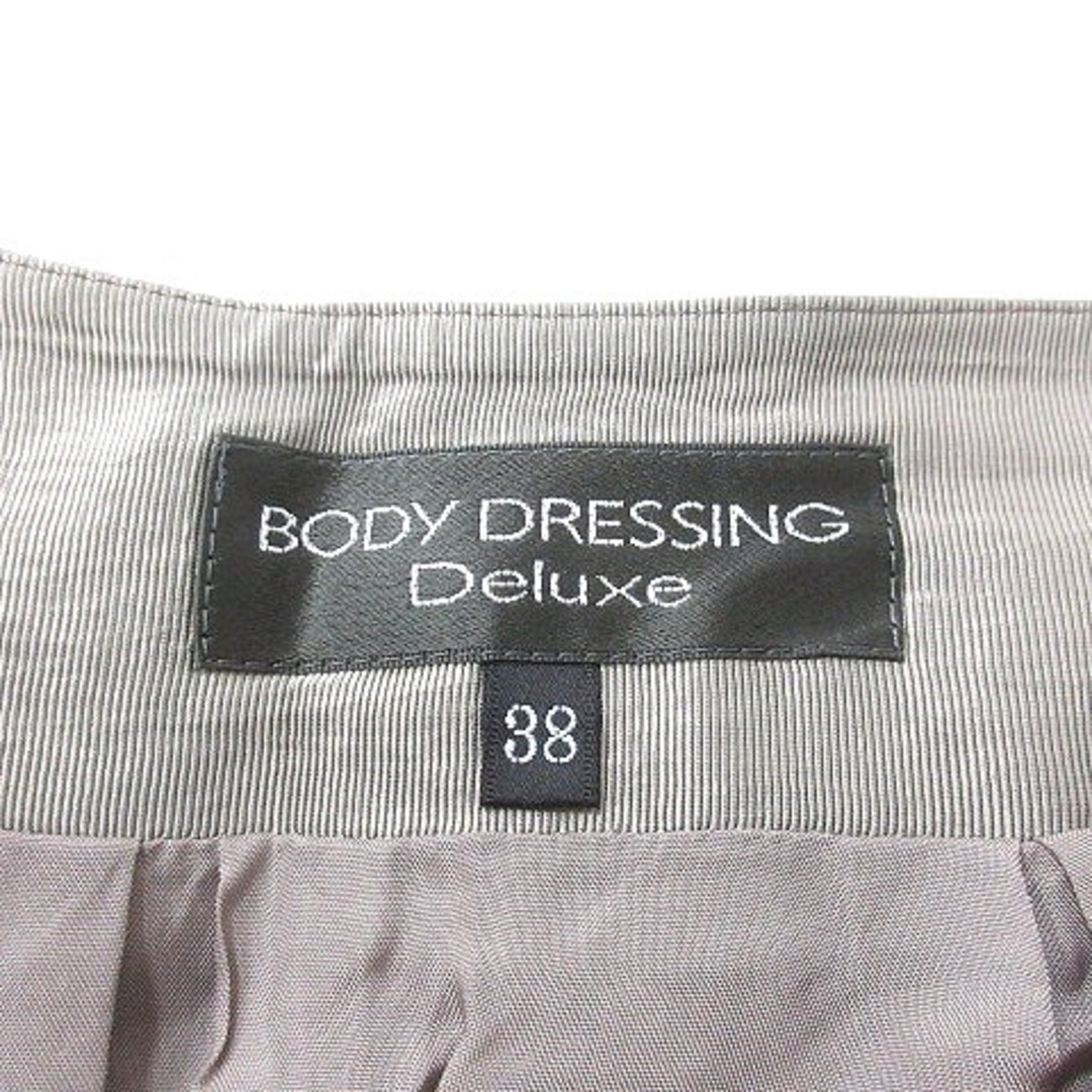 BODY DRESSING Deluxe(ボディドレッシングデラックス)のボディドレッシングデラックス フレアスカート ミニ 38 緑 カーキ レディースのスカート(ミニスカート)の商品写真