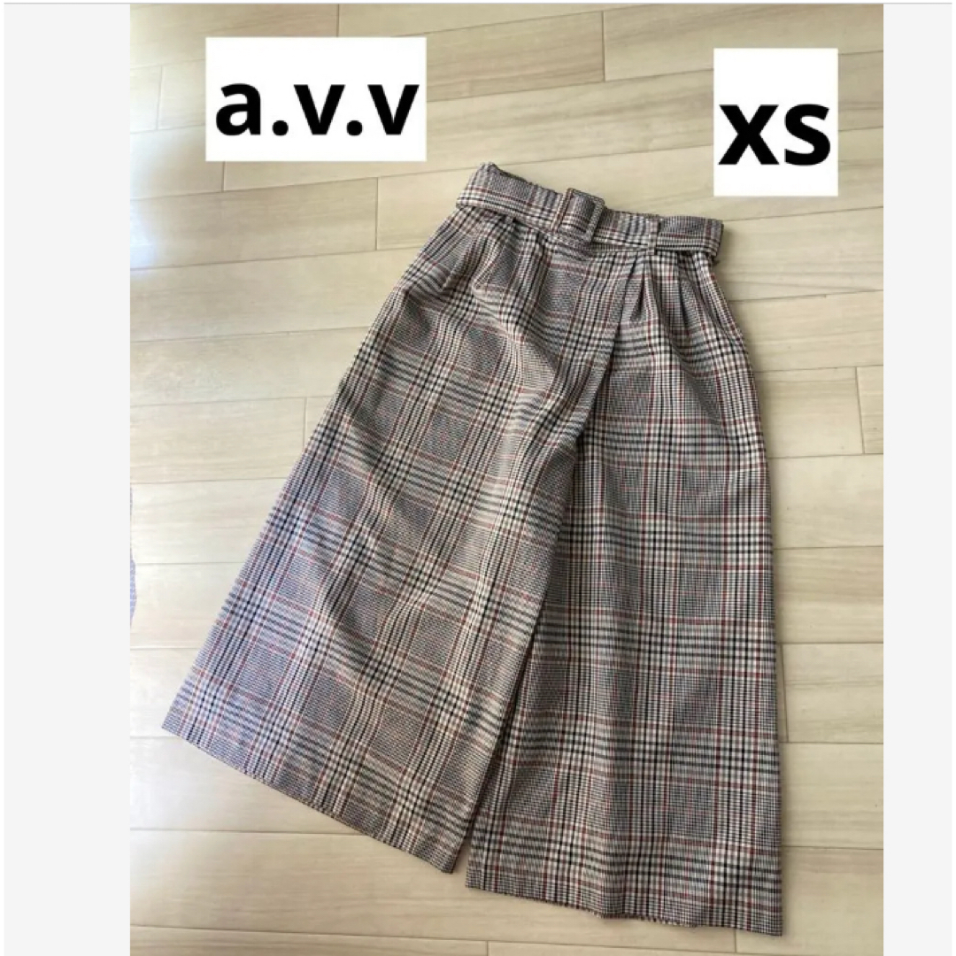 a.v.v(アーヴェヴェ)のa.v.v チェックガウチョパンツ　xs s レディースのパンツ(カジュアルパンツ)の商品写真