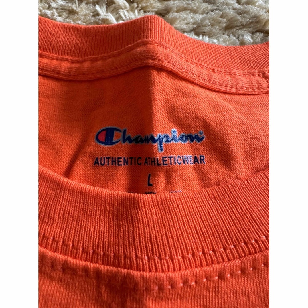 Champion(チャンピオン)の美品　チャンピオン　オレンジ　Tシャツ　L  メンズ メンズのトップス(Tシャツ/カットソー(半袖/袖なし))の商品写真