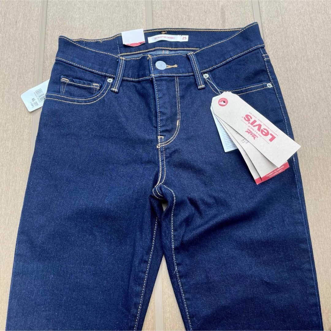 【新品タグ付き】LEVI'S 311 シェイピング スキニー Ｗ25 レディースのパンツ(デニム/ジーンズ)の商品写真