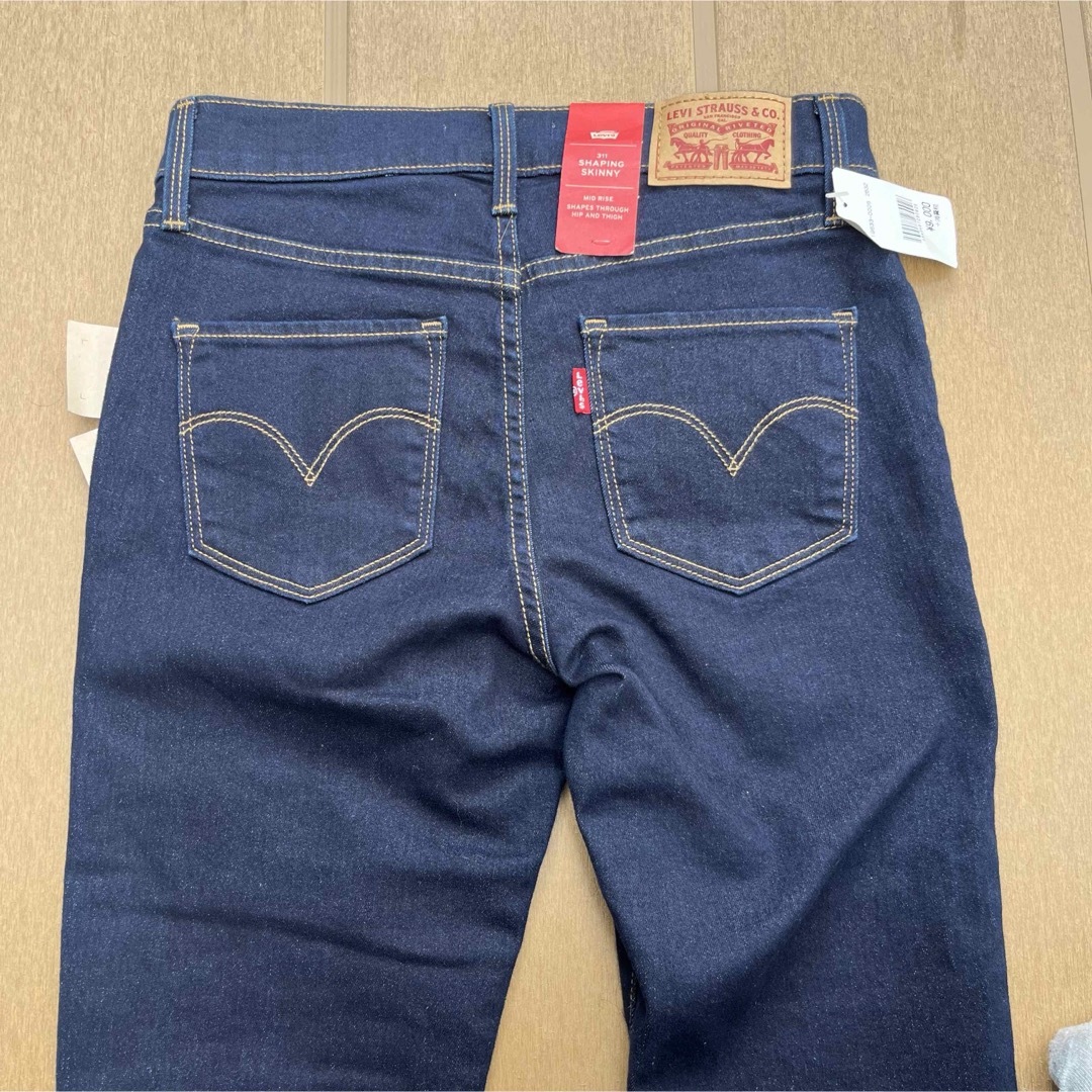 【新品タグ付き】LEVI'S 311 シェイピング スキニー Ｗ25 レディースのパンツ(デニム/ジーンズ)の商品写真