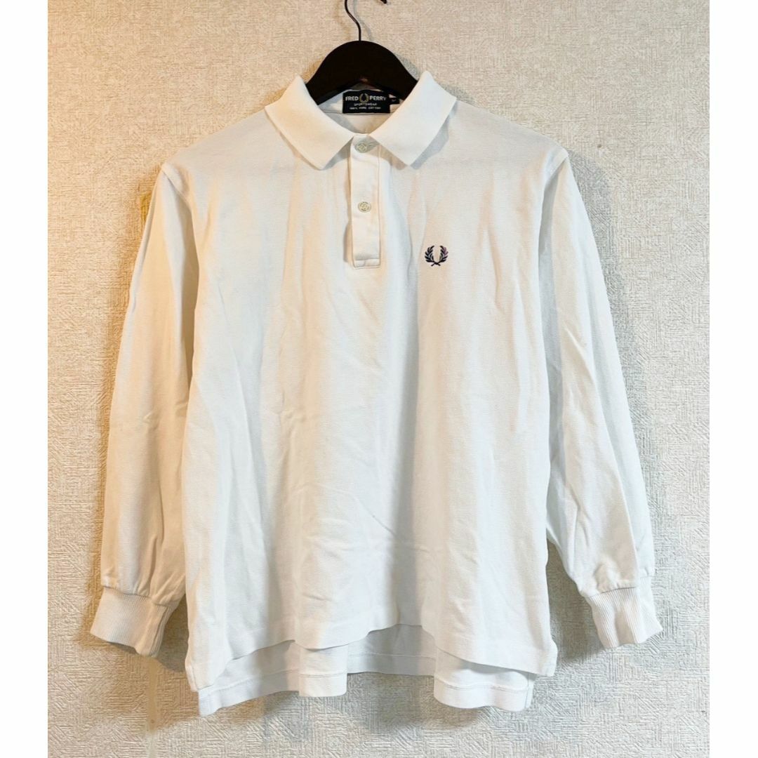 FRED PERRY(フレッドペリー)のFRED PERRYフレッドペリー　長袖ポロシャツ　Mサイズ　0418 レディースのトップス(ポロシャツ)の商品写真