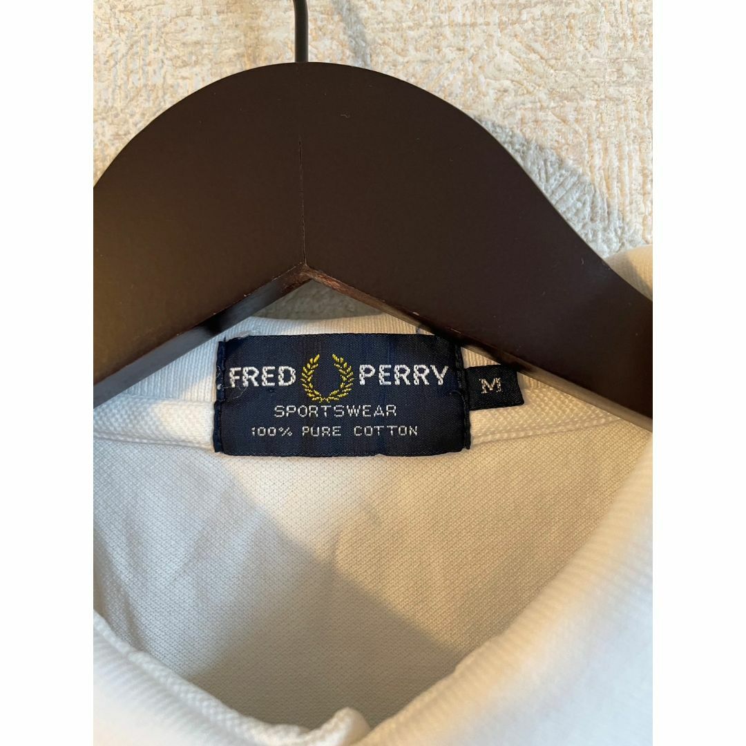 FRED PERRY(フレッドペリー)のFRED PERRYフレッドペリー　長袖ポロシャツ　Mサイズ　0418 レディースのトップス(ポロシャツ)の商品写真