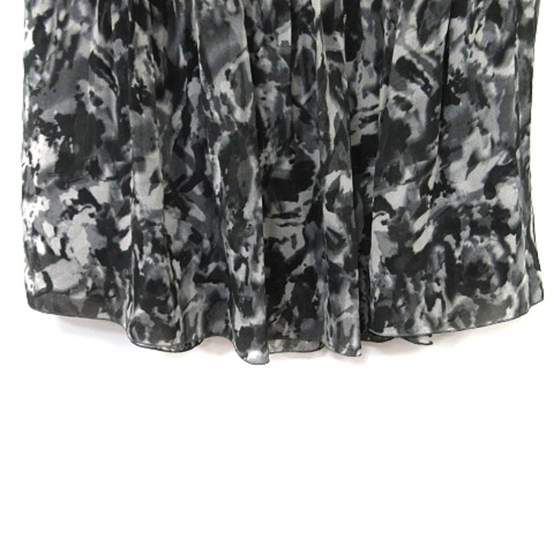ラピスルーチェパービームス フレアスカート ギャザー ミニ 総柄 黒 白  レディースのスカート(ミニスカート)の商品写真
