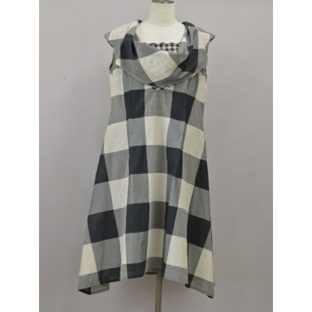 ISSEY MIYAKE - イッセイミヤケ HaaT ISSEY MIYAKE ワンピース チェック 2サイズ ブラック×ホワイト×グレー レディース j_p F-M12418