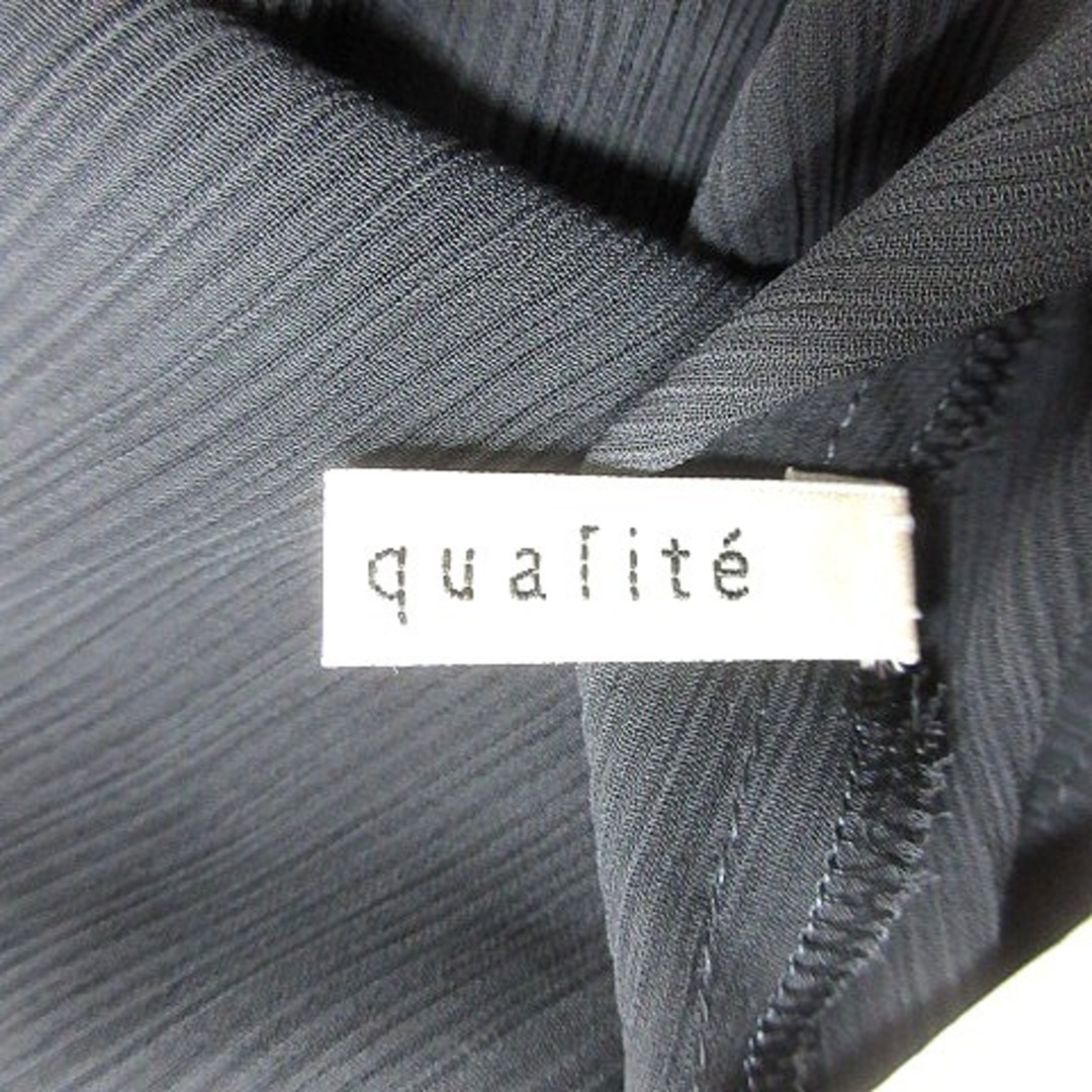 qualite(カリテ)のカリテ qualite ブラウス ノースリーブ 38 グレー /MN レディースのトップス(シャツ/ブラウス(半袖/袖なし))の商品写真