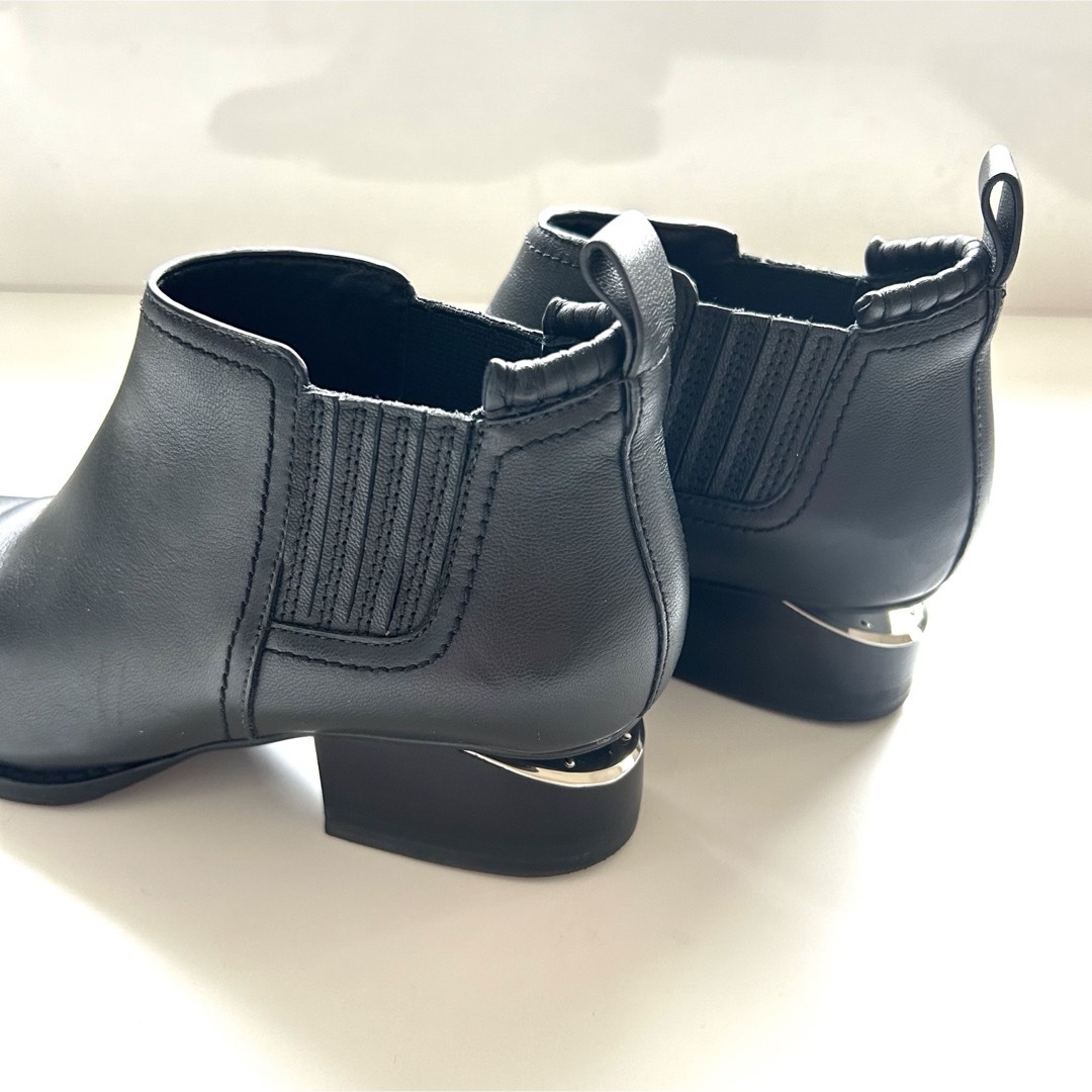 Alexander Wang(アレキサンダーワン)の美品✨alexanderwang /アレキサンダーワン　ショートブーツ　ブラック レディースの靴/シューズ(ブーツ)の商品写真