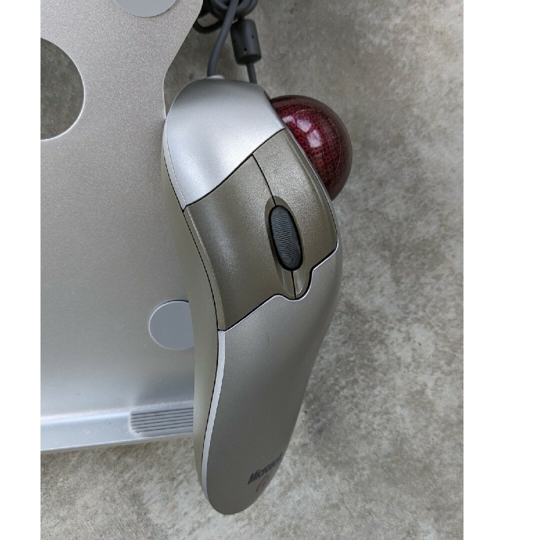 Microsoft(マイクロソフト)の値下げ！Microsoft Trackball Explorerマウス スマホ/家電/カメラのPC/タブレット(PC周辺機器)の商品写真