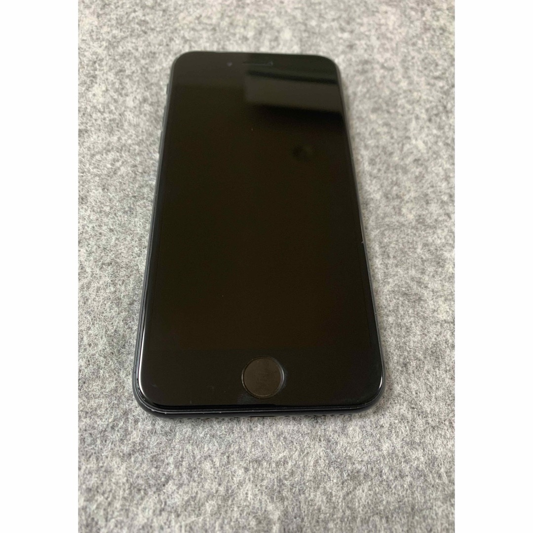 iPhone(アイフォーン)の美品 国内版 SIMフリー iPhoneSE 第2世代 128GB ブラック色 スマホ/家電/カメラのスマートフォン/携帯電話(スマートフォン本体)の商品写真