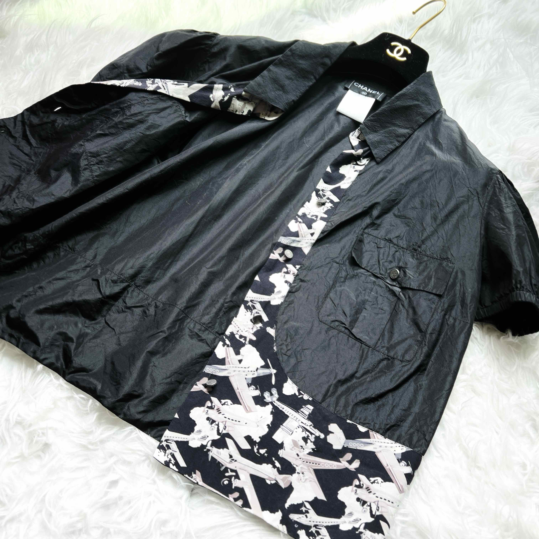 CHANEL(シャネル)の美品　CHANEL シャネル　飛行機　COCO シルク　ジャケット　シャツ　半袖 レディースのトップス(カットソー(半袖/袖なし))の商品写真