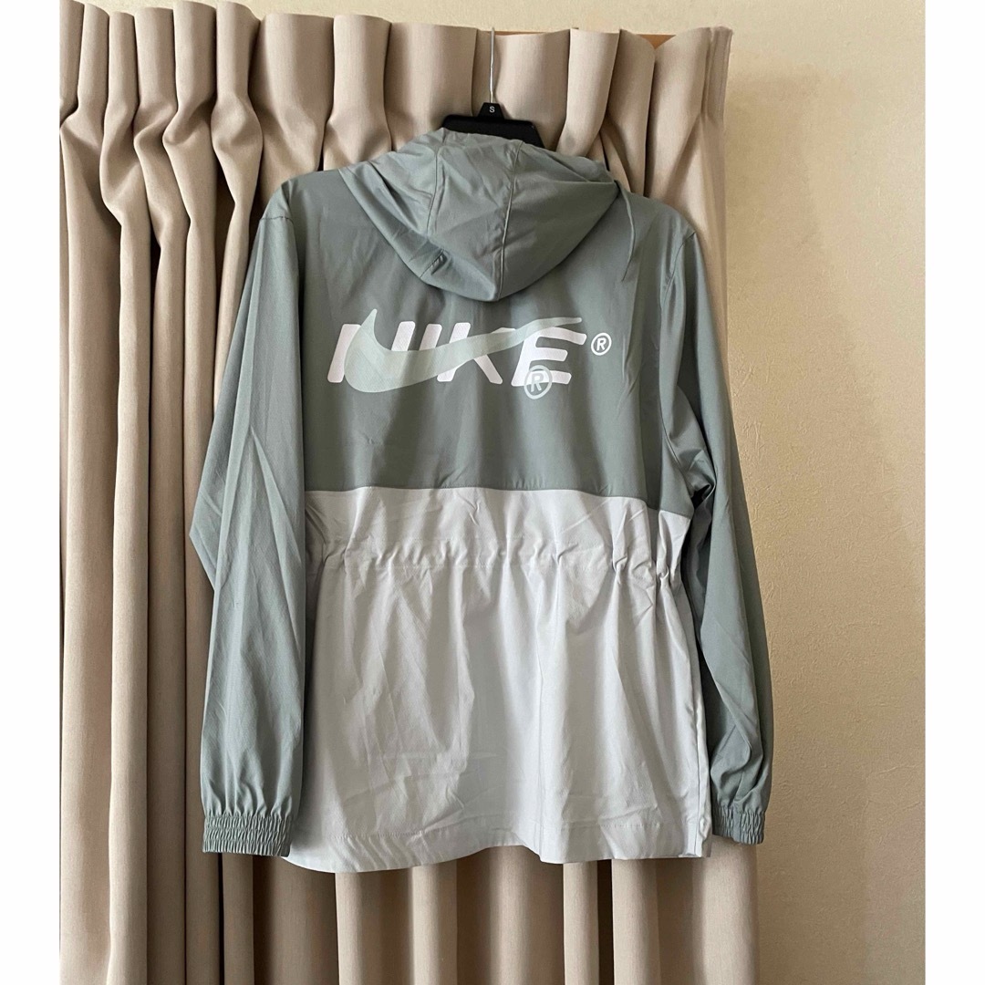 NIKE(ナイキ)のNIKE ナイロンジャンパーS 美品 レディースのジャケット/アウター(ナイロンジャケット)の商品写真
