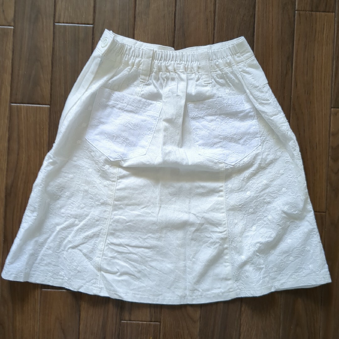キッズ　スカート　日本製　２枚セット　130cm　ホワイト　ペチコート付き キッズ/ベビー/マタニティのキッズ服女の子用(90cm~)(スカート)の商品写真