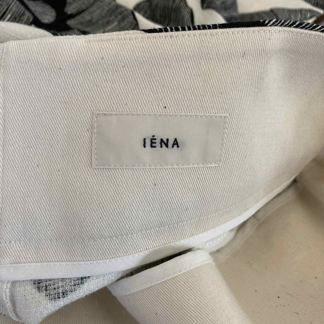 IENA(イエナ)のIENA モノトーンフラワー綿麻スカート レディースのスカート(ロングスカート)の商品写真