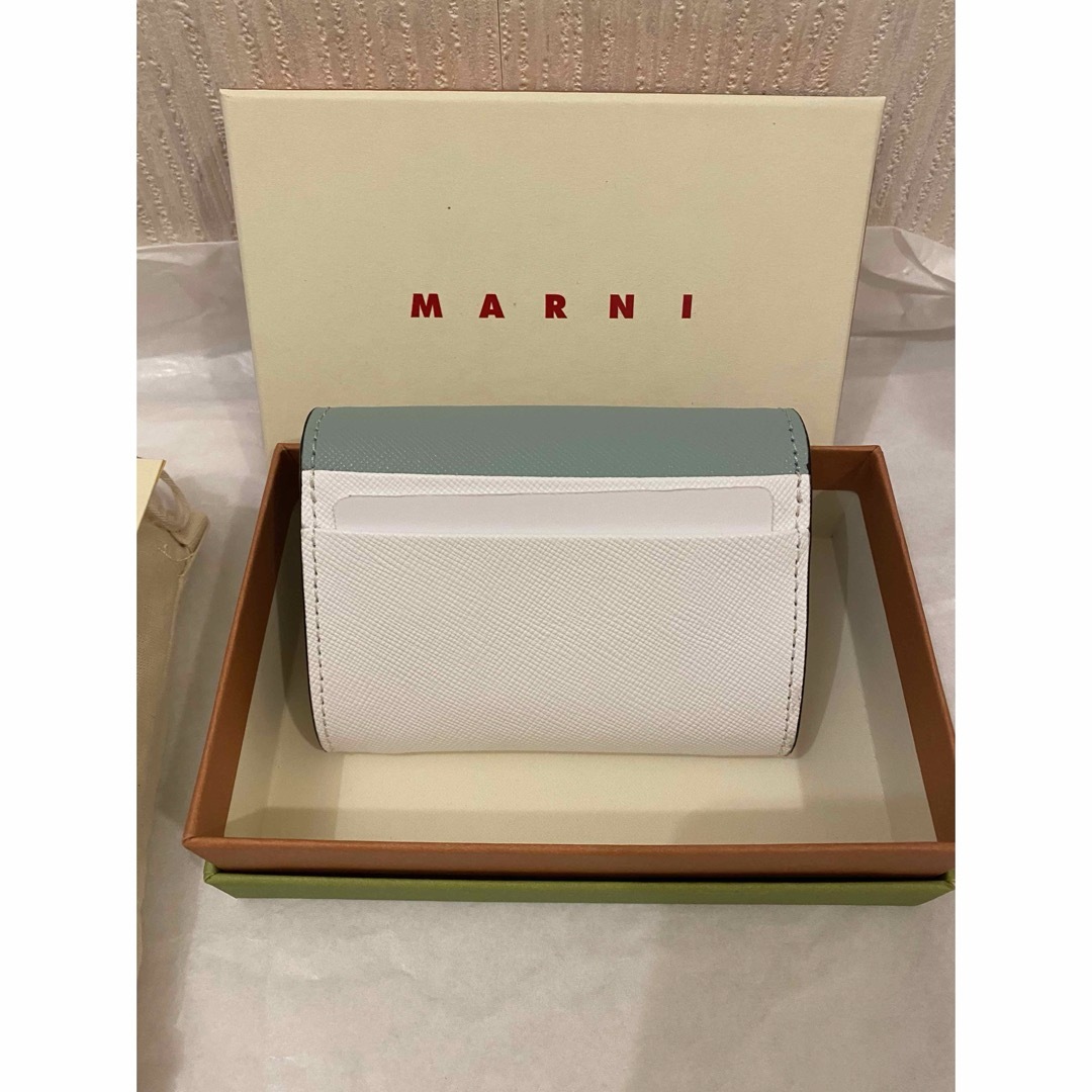 Marni(マルニ)のマルニ MARNI  サフィアーノ コインケース　ブルー　ホワイト　グリーン　 レディースのファッション小物(名刺入れ/定期入れ)の商品写真