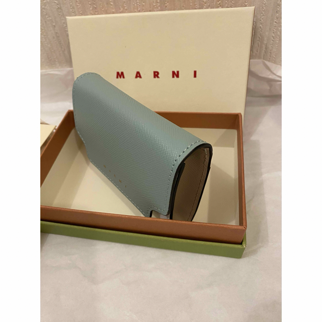 Marni(マルニ)のマルニ MARNI  サフィアーノ コインケース　ブルー　ホワイト　グリーン　 レディースのファッション小物(名刺入れ/定期入れ)の商品写真
